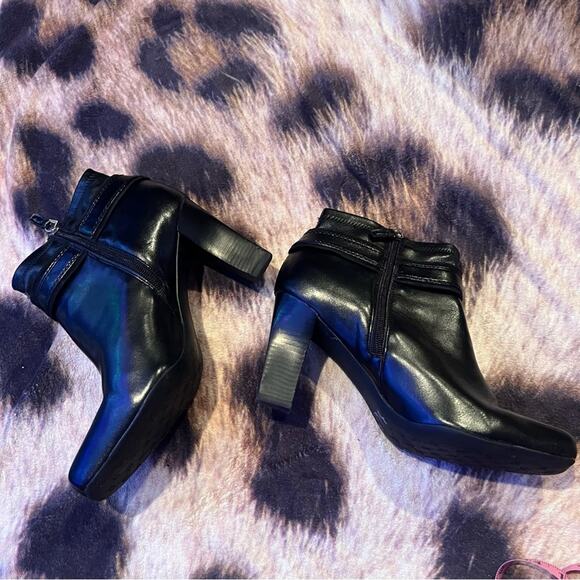 Franco Sarto Black Leather Heeled Ankle Boots Size 10 - Picture 3 of 10